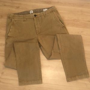 Men’s 34x32 GAP slim straight khaki pants